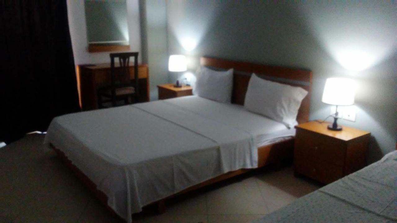 Hotel Majestic คซามิล ภายนอก รูปภาพ
