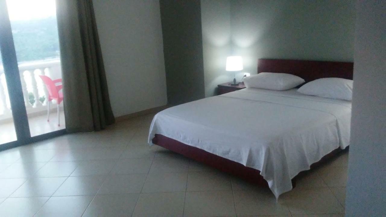 Hotel Majestic คซามิล ภายนอก รูปภาพ